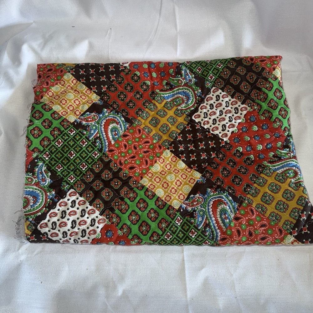 VTG 70s Patchwork Fabric Piece Scrap Calico Floral Faux Quilt 32" x 27" + Extra
